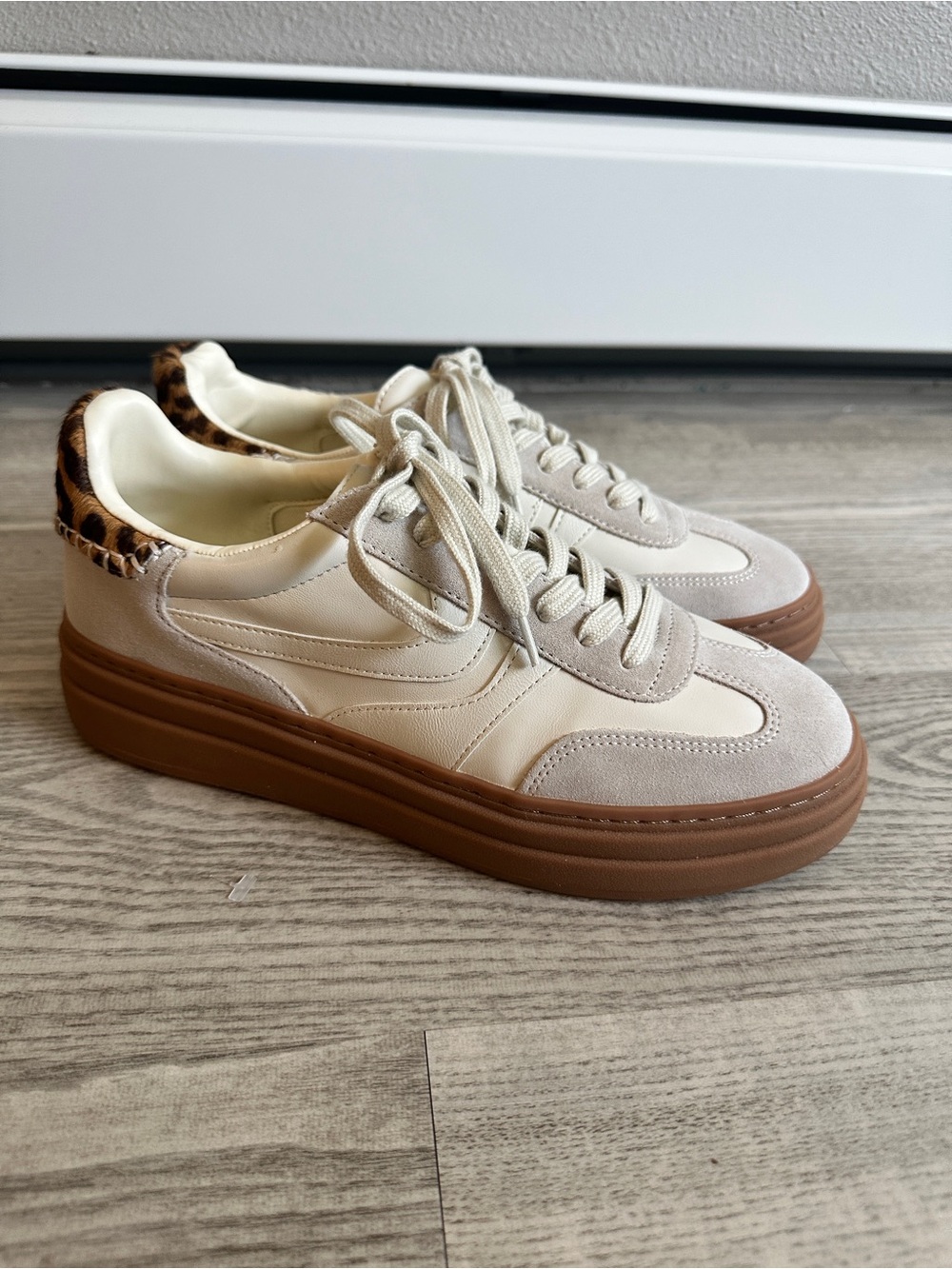 Steve Madden White and Leapord Dodge Platform Sneakers 10